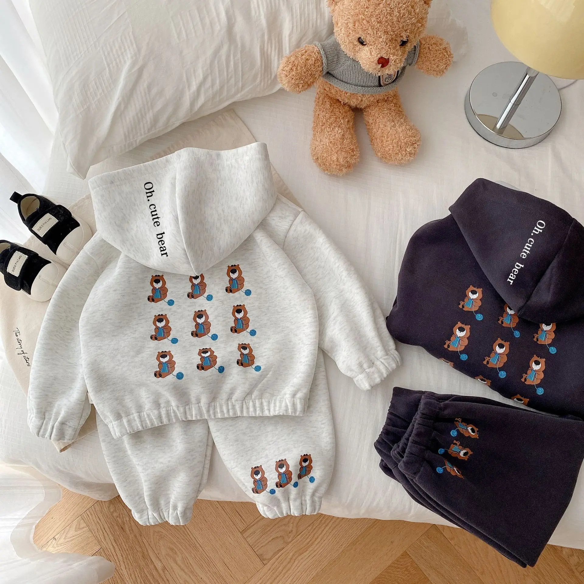 

Korean Children Sports Suits Autumn Cartoon Long Sleeve Hooded Sweatshirt + Solid Color Elastic Waist Pants 2 Pieces Set