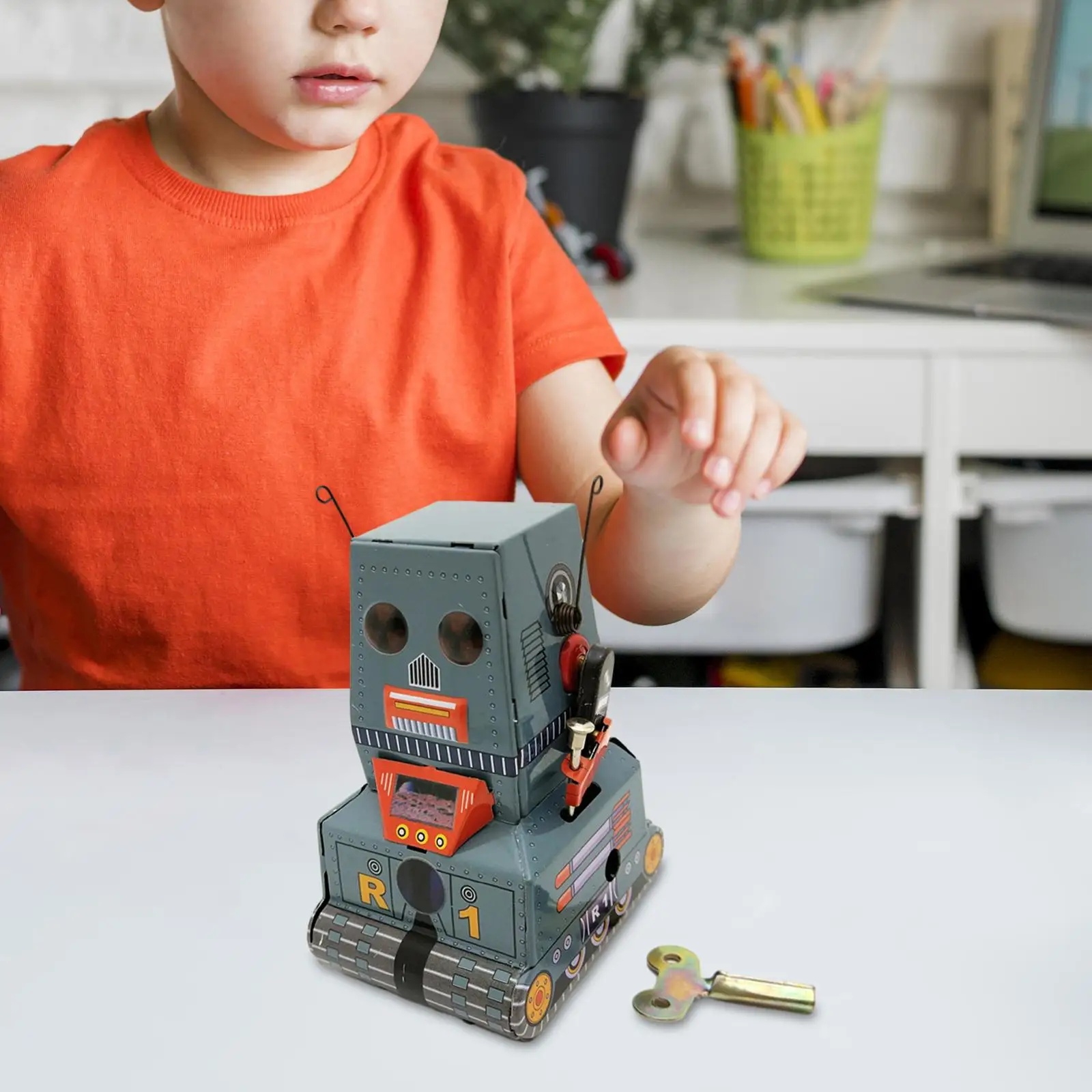 Windup Robot Toy Antique Home Office Novelty Tabletop Decor Tinplate Clockwork Collections Surprise Birthday Memories Party
