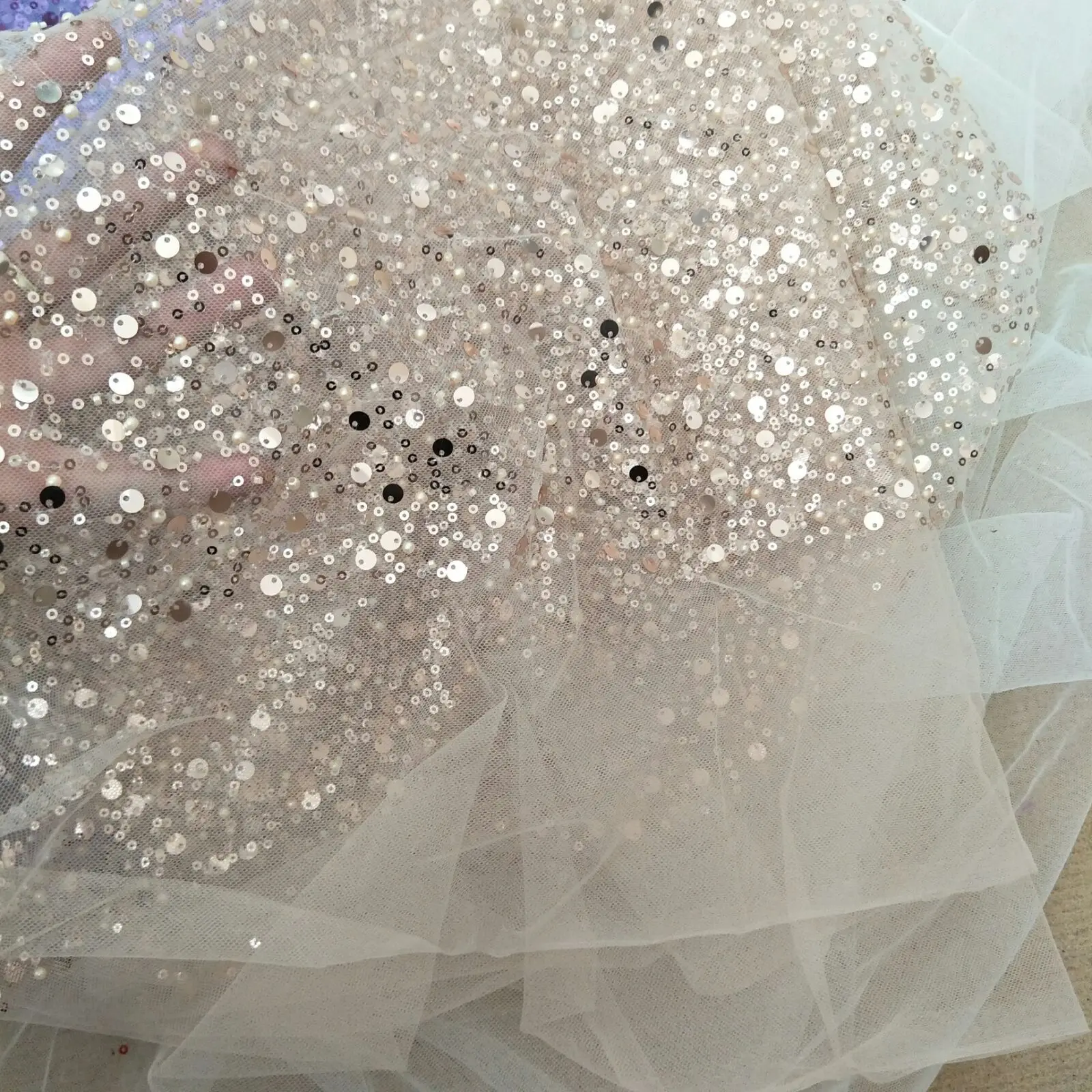 20 Farben, wunderschöner Brautkleid-Spitzenstoff mit Perlen, 130 cm breit, Brautspitze, Meterware. – Detail 6