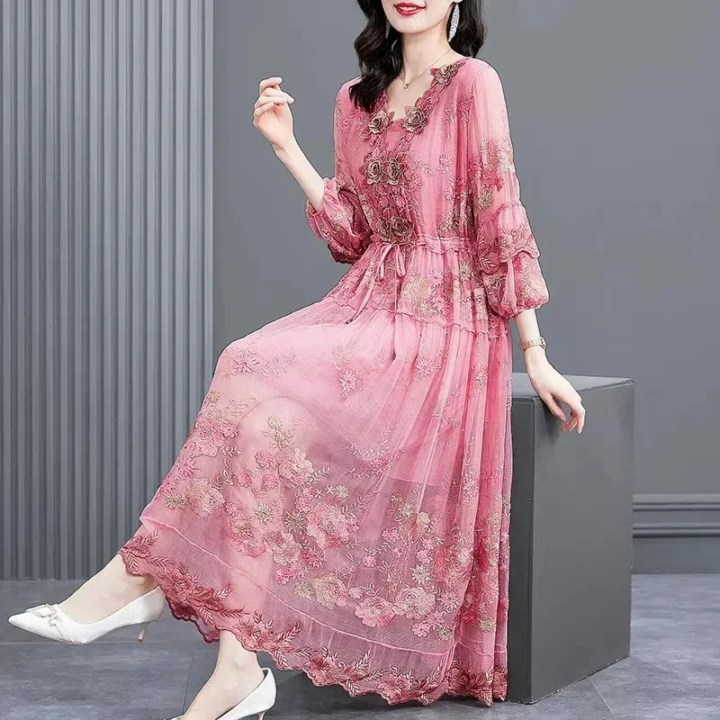 High End Silk Dress Spring Summer 2024 New Westernized Middle-Aged Female Mother Mulberry Silk Heavy Industry Embroidery Skirt