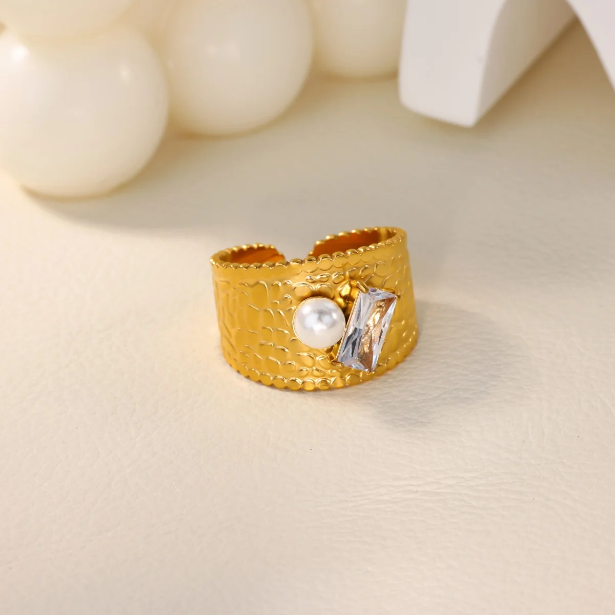 Zircon Textured Pearl Rings for Women