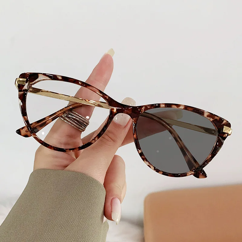 Anti Blue Light Glasses Women Glasses Fashion Vintage Cat Eye Anti Blue Light Glasses Women Triangle Metal Frame Anti Radiation Eye Protection