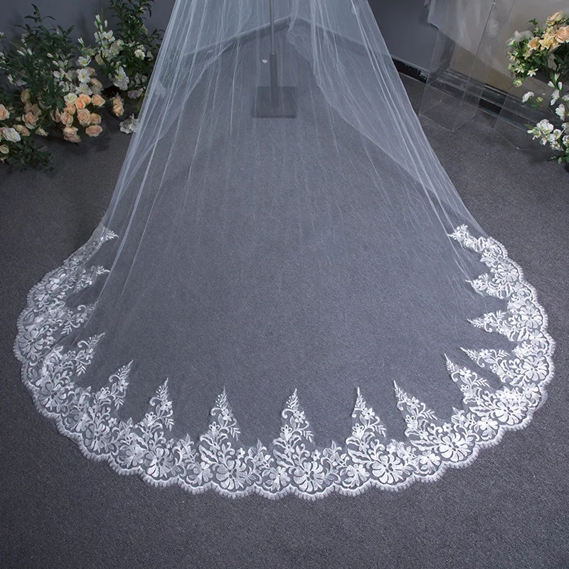 Рисунок 3 - Фата свадебная со шлейфом