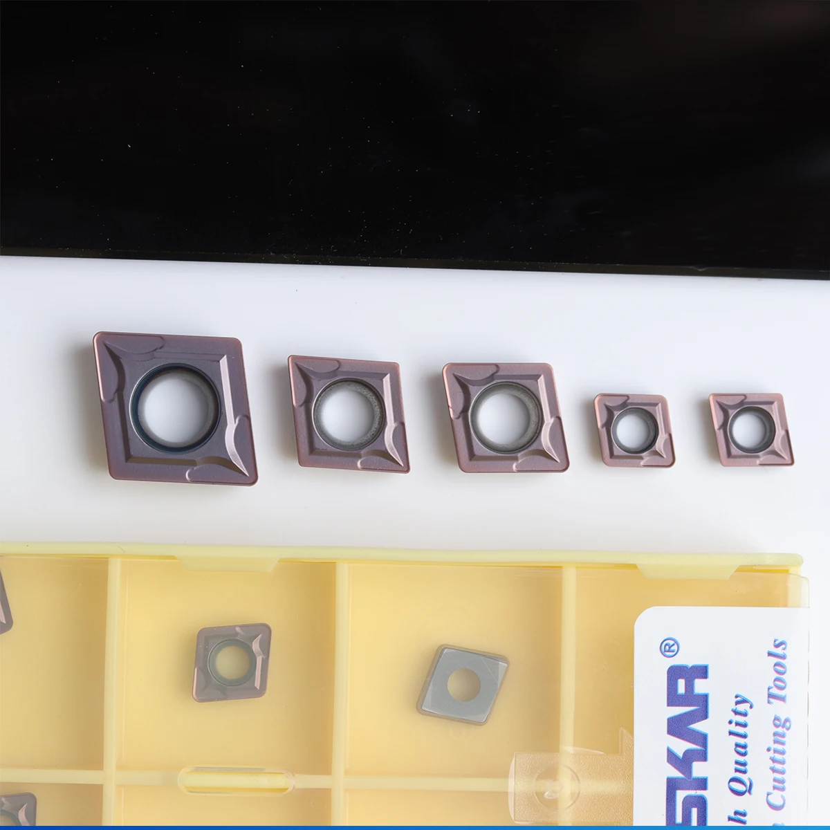 DESKAR Blade CCMT060204 CCMT09T304 CCMT120404 LF6018 Einsatz CCMT-Schneidwerkzeug für CNC-Drehmaschinen zum Drehen von Edelstahl – Detail 3