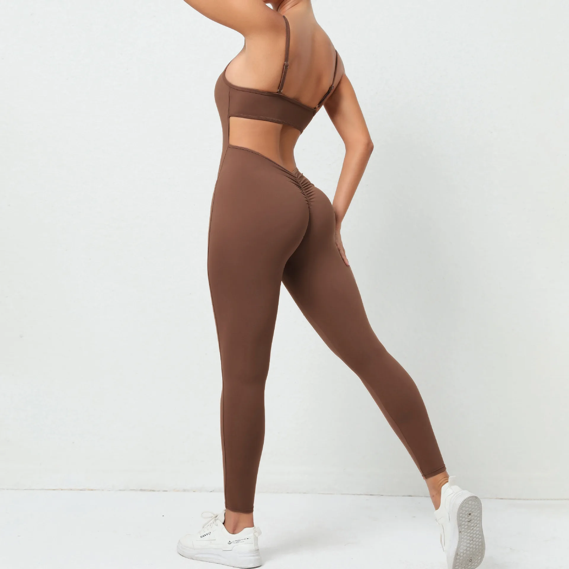 Tight and breathable sports jumpsuit with wrinkles and buttocks lifting fitness yoga pants jumpsuit bodysuit