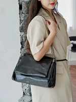 Sac de transport de grande capacité pour femmes, fourre-tout à chaîne, haut de gamme et à la mode, épaule simple sous les bras, nouvelle collection printemps/été 2024 5