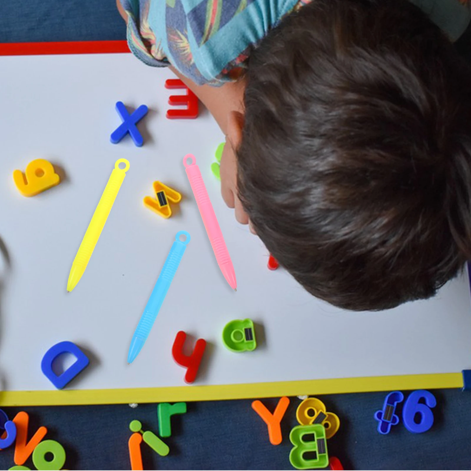 Set di 6 penne da disegno magnetiche per bambini - immagine 2