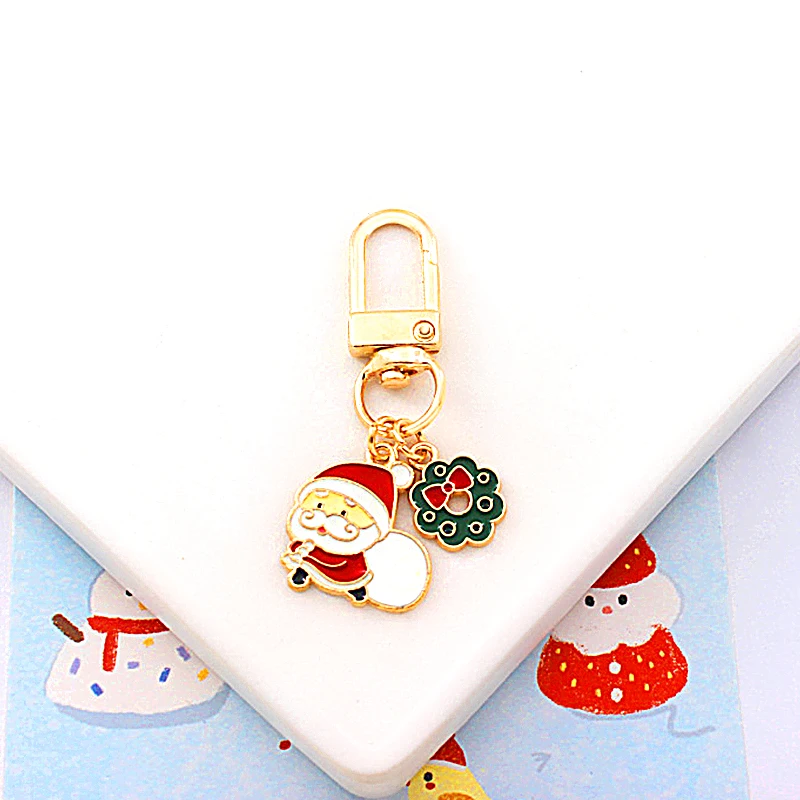 

5Styles Christmas Santa Claus Deer Snowflake Keychains Sweet Unisex Bag Car Decorating Pendant Rings Friend Couple Souvenir Gift