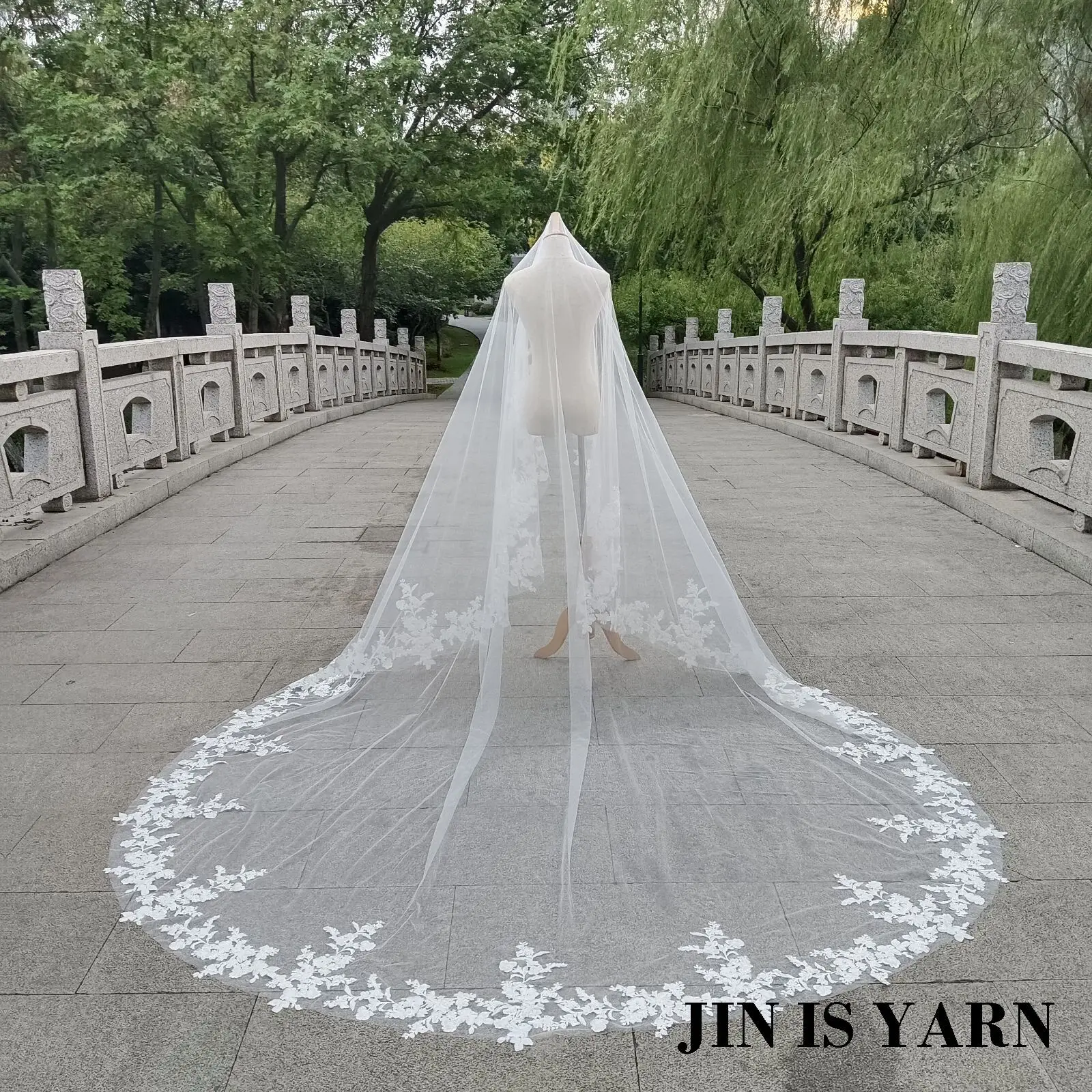 花嫁ベール、ウェディングドレスアクセサリー、レースアップリケブライダルベール、ブライダルベール3Mホワイトカテドラルウェディングベー ベール 花嫁ベール  ホワイト アイボリー ロング カテドラル レース エッジ ウェディング アクセサリー 80cm-100cm ブラ ホワイト ... ブライダルベール ウェディング ブライダルベール ロングウェディング カテドラルベール ブライダルアクセサリー ブライダルベール 5