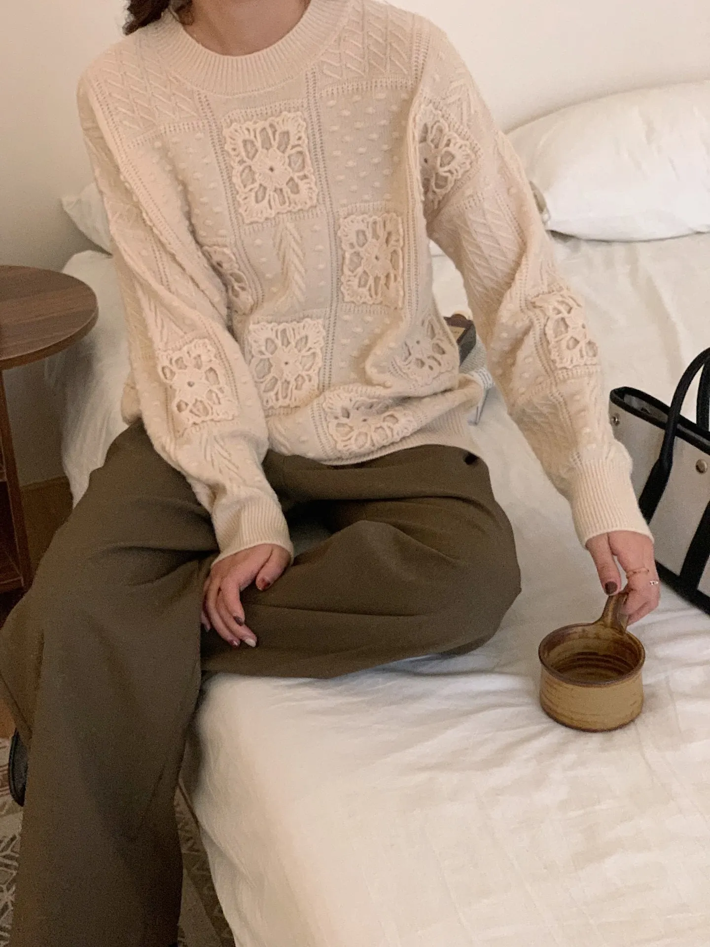 

Новинка 2023, зимняя и осенняя Женская одежда, кашемировый свитер, водолазка свободного кроя, Модная вязаная крючком одежда ручной работы с вырезами, 1023