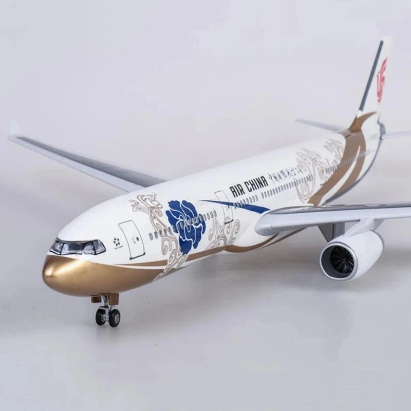

47CM 1:135 scale A330 model airline cheap toy game toy boy toy airplane metal scale airplane for indoor collection decoration