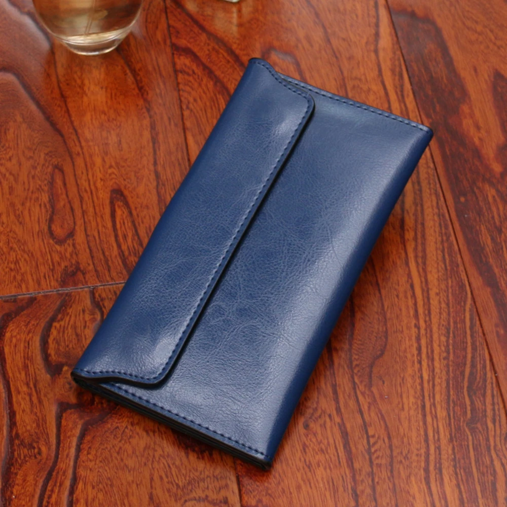 Elegant Women's Genuine Leather Buckle Wallet – Sleek and Trendy Design