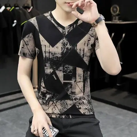 thumbnail image 1 of Camisetas para hombre, camisetas ajustadas con estampado de ropa de calle, camiseta con cuello en V, camiseta gráfica de verano para hombre, ropa de gimnasio Kpop O barata al por mayor original, 1 of 5