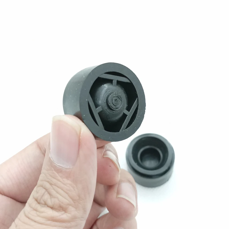 Engine Rubber Mounting For BMW 4 5 6 7 SERIES F32 F33 F36 E60 E61 F07 F10 F11 G30 G31 F06 F12 F13 F32 F01 F02 Engine Cover Trim Rubber Mountings