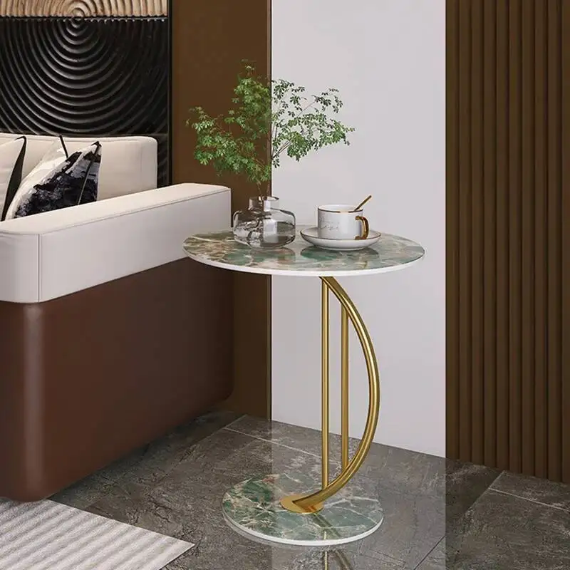 طاولة قهوة أنيقة وعصرية بتصميم رخامي وذهبي - قطعة...