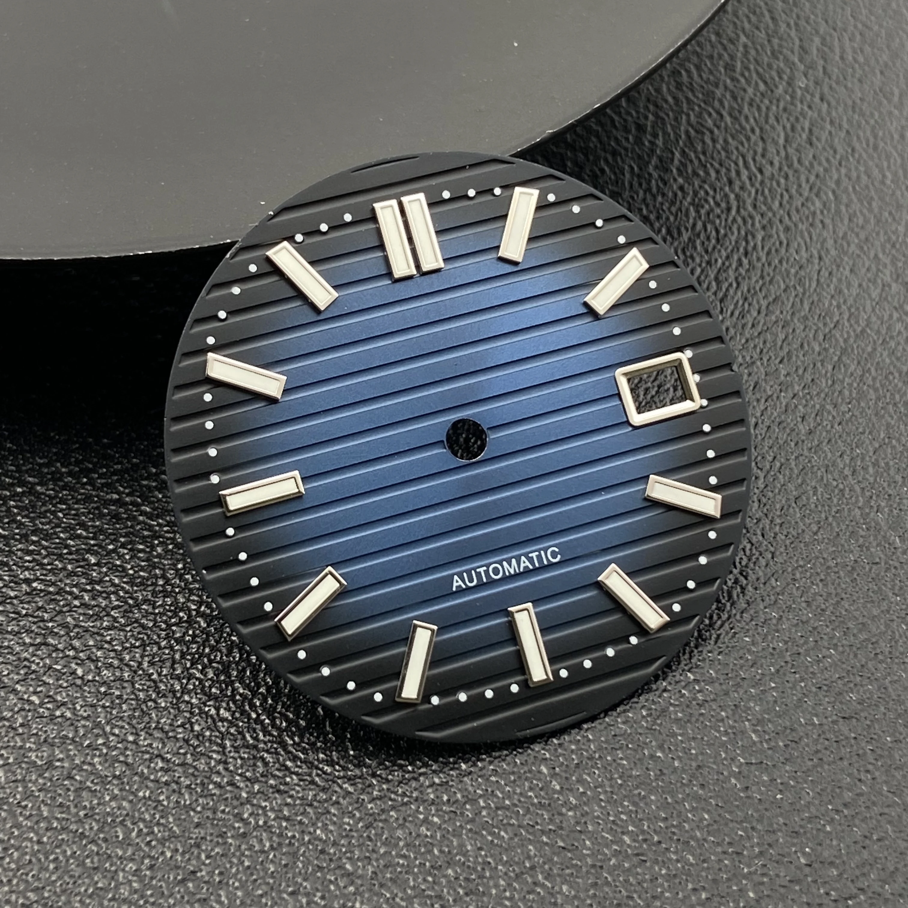 High-Quality 30.2mm Green Luminous Watch Dial with Nautilus Design