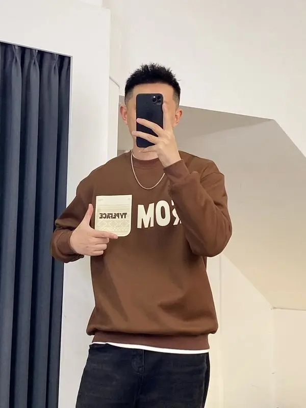Minimally Designed Letter Hoodie with Fleece for Men Warm and Handsome Round Neck Top Versatile Pullover Jacket