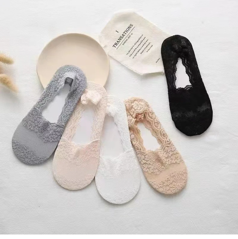 Description Picture 3 of item5 Pairs of WOMEN'S Spring/summer Sweat Absorbing Deep Necked Silicone Anti Slip Thin Cherry Blossom Lace Boat Socks