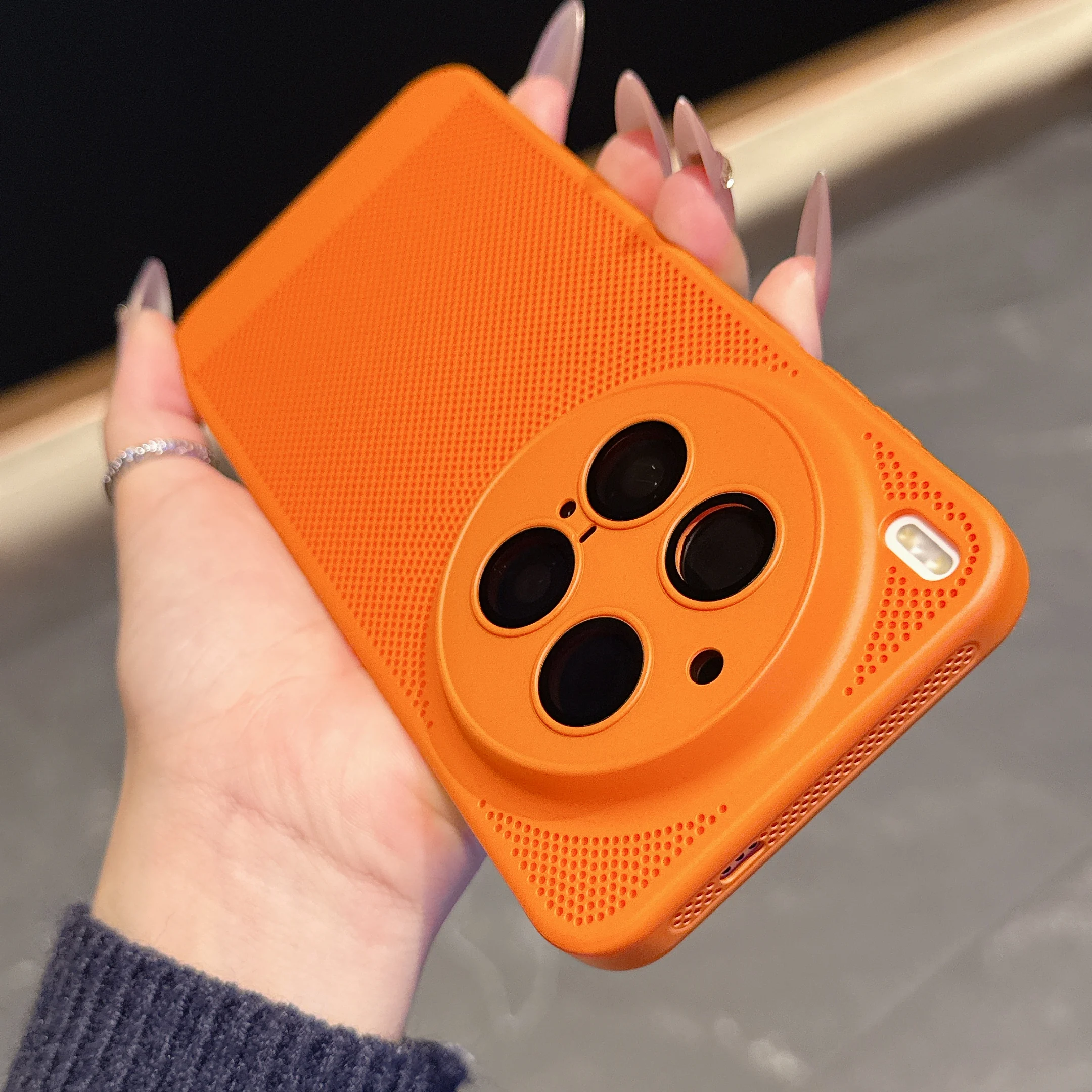 Breathable Mesh Cooling Heat Dissipation Matte PC Case with Glass Lens Protection