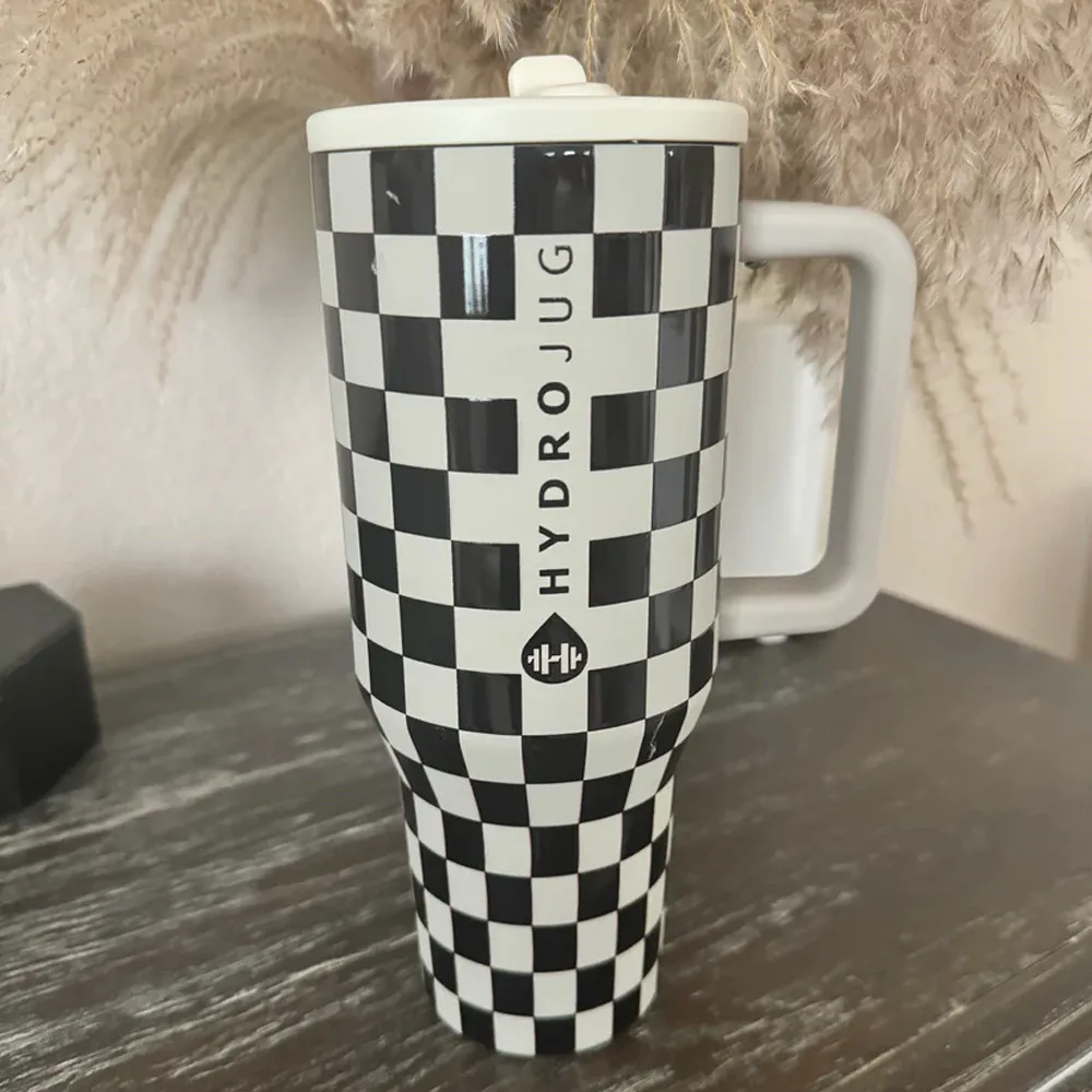 اكواب ستانلي بأشكال متنوعة