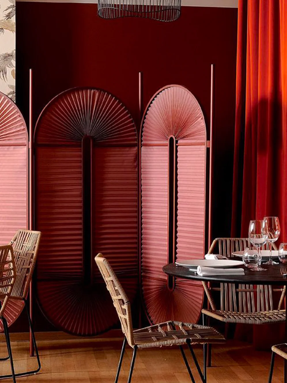 The design is light and luxurious, embossed, superimposed screen, movable folding screen, modern and simple living room,