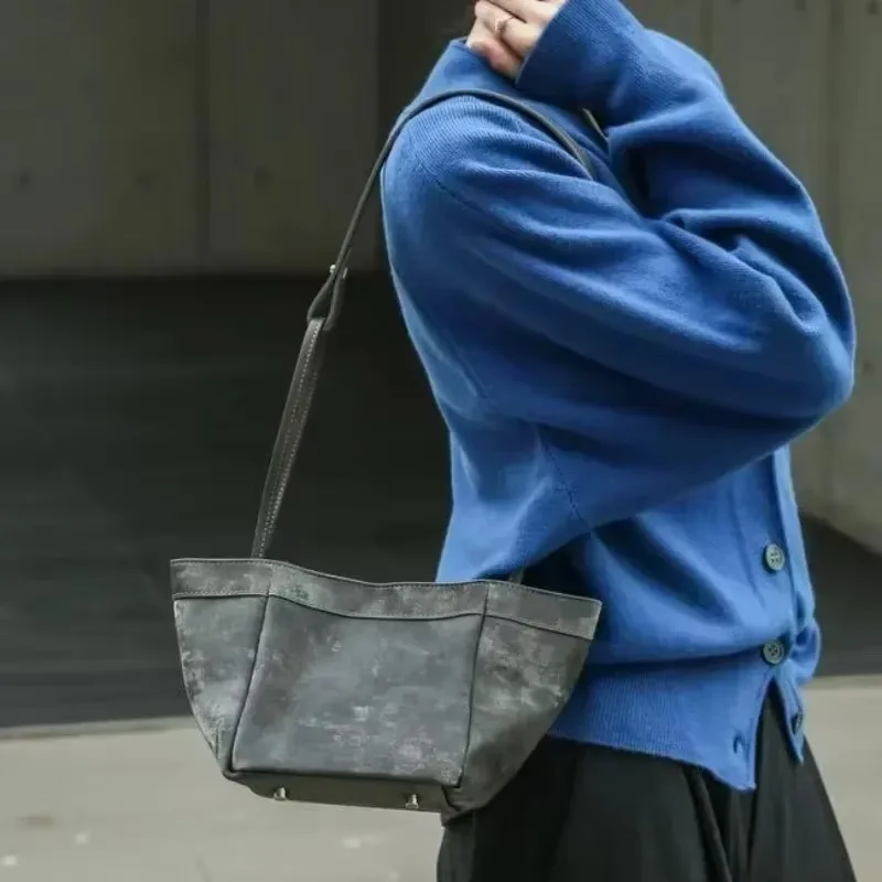 حقيبة دلو نسائية فاخرة بتصميم مميز لعام 2025، مصنو...