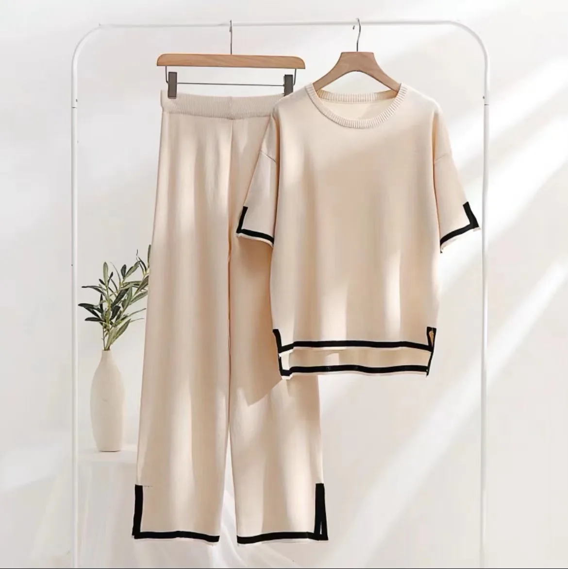 

Fall/winter 2022 New Solid Color Hooded Drawstring Cropped Sweatshirt + Trousers Two-Piece Set
