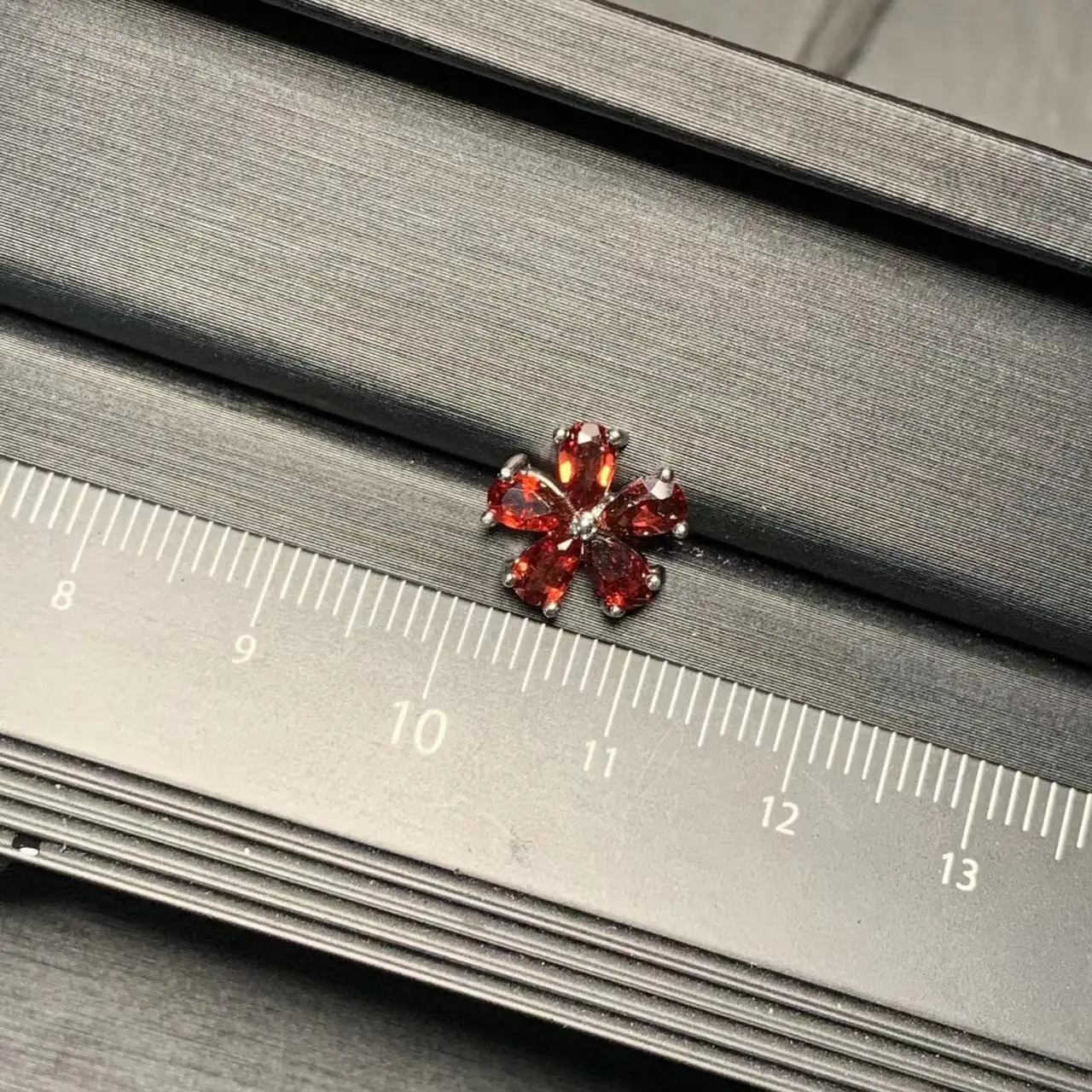 Natural Garnet 925 Sterling Silver Stud Earrings For Women Jewelry Gift Simple Jewelry CUTE Flower