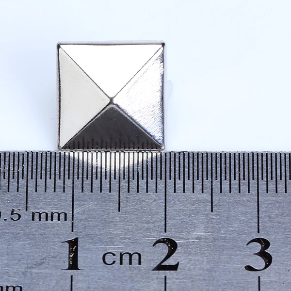 100pcs 12mm Square Pyramid Studs s Punk Rock Spike Studs Leathercraft silver