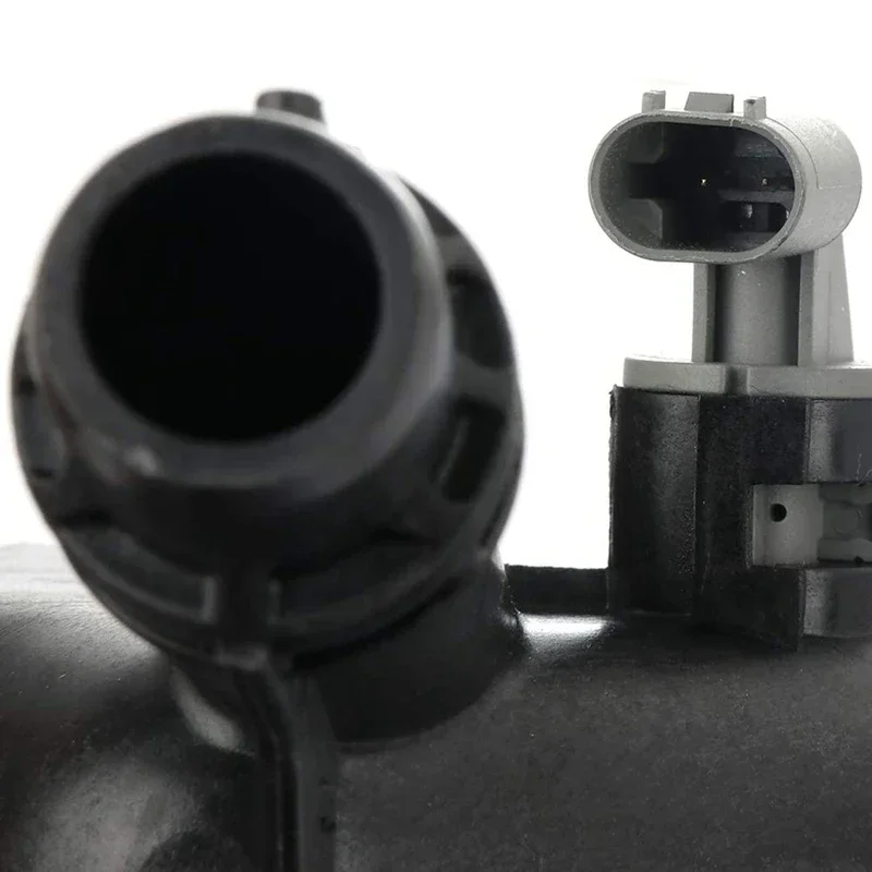 Pressurized Coolant Reservoir for BM E60 E61 525i 528i 530i 535i 17137542986