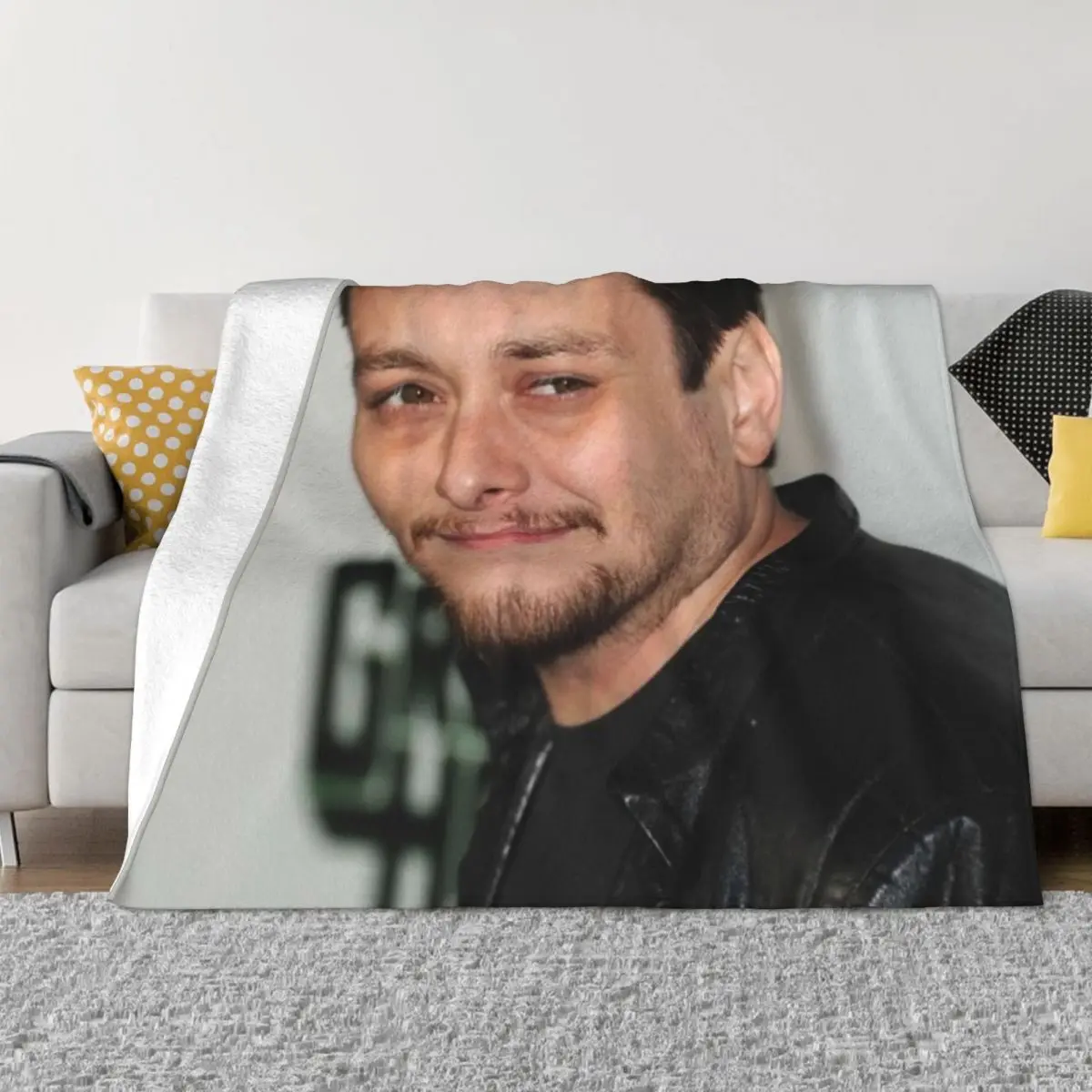 

Edward Furlong Throw Blanket Shaggy Blanket Plaid blankets for winter manga