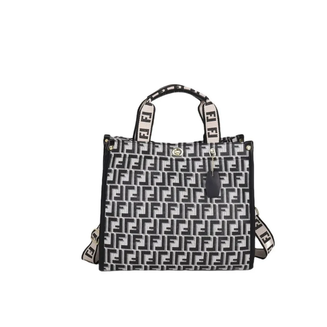 Spring Personality Leisure Luxury Design Single Shoulder Crossbody Bag for Commuter shoulder bag lady messenger bag