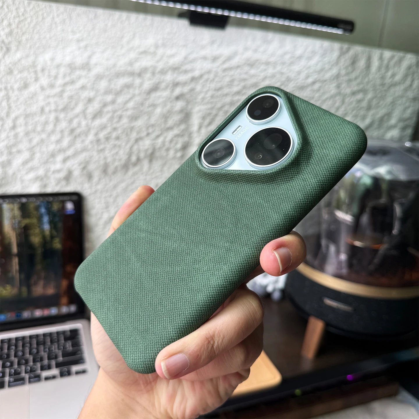 Durable Cowboy Cloth Texture Magnetic Anti-Fall Phone Case