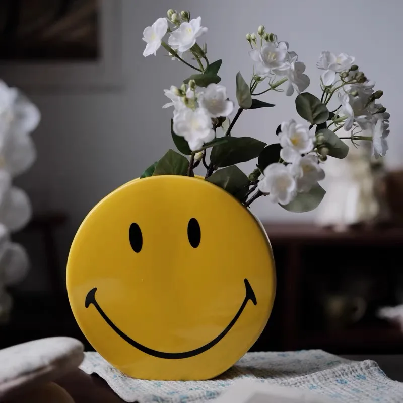 

Italian Smily Vase Ins Smiling Face Co Branded Vase Trend Living Room Desktop Decoration Hydroponics Flower Bottle Ornament