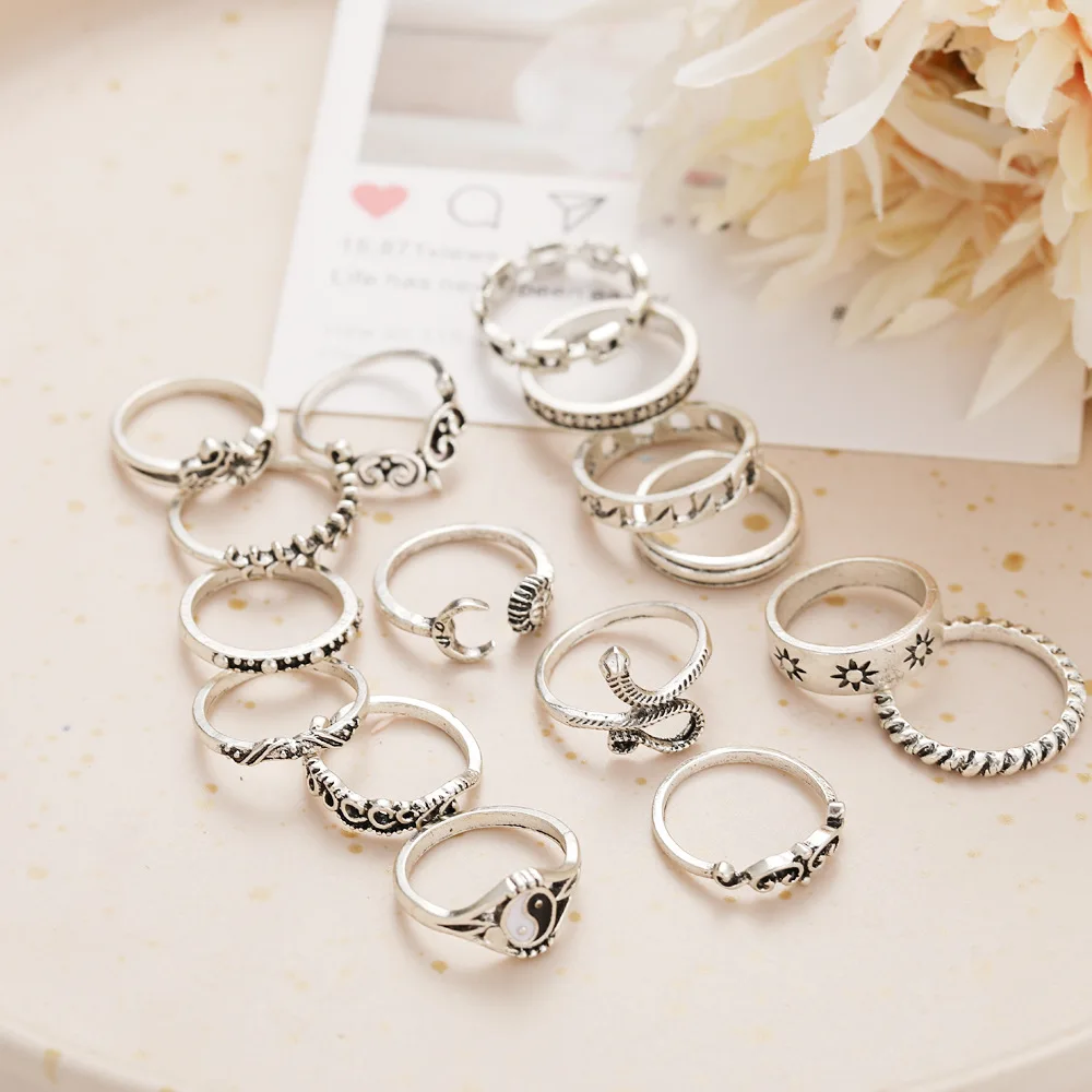 Ring Set Punk Gothic Butterfly Snake Chain for Women Black Dice Vintage Silver Plated Retro Rhinestone Charm Finger Jewelry