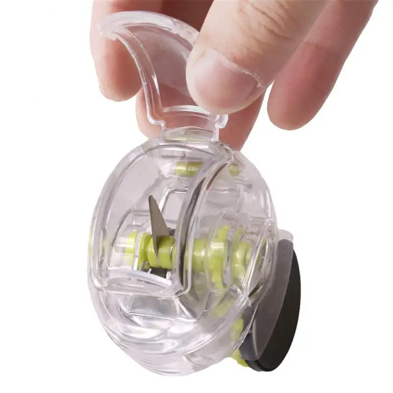 

Kitchen Gadget Garlic Chopper Wheel Garlic Mincer Roller Kitchen Garlic Hand Crusher
