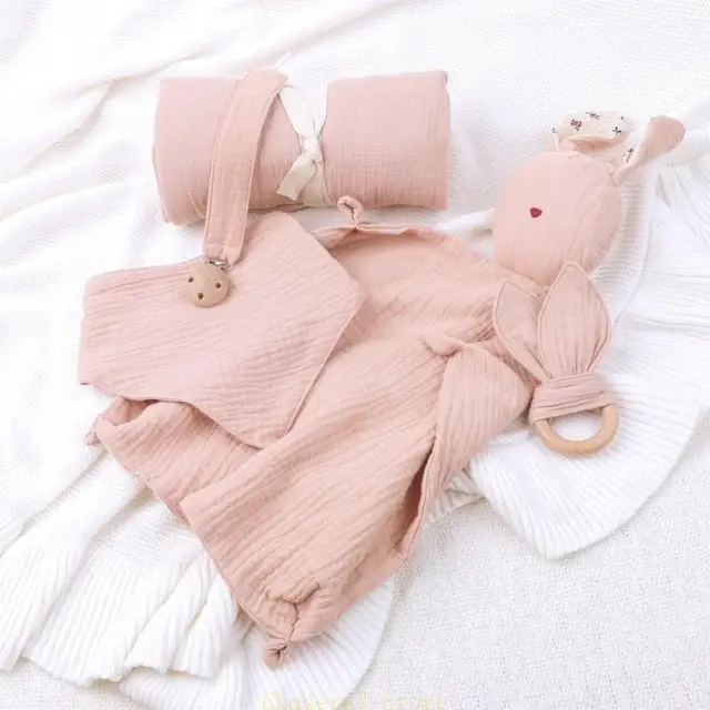E7CE 5PCS Newborn Shower Gift Set with Pacifier Clip Rattle Teether Animal Ear Handbell Bib Comfort Blanket Baby Care Product 3