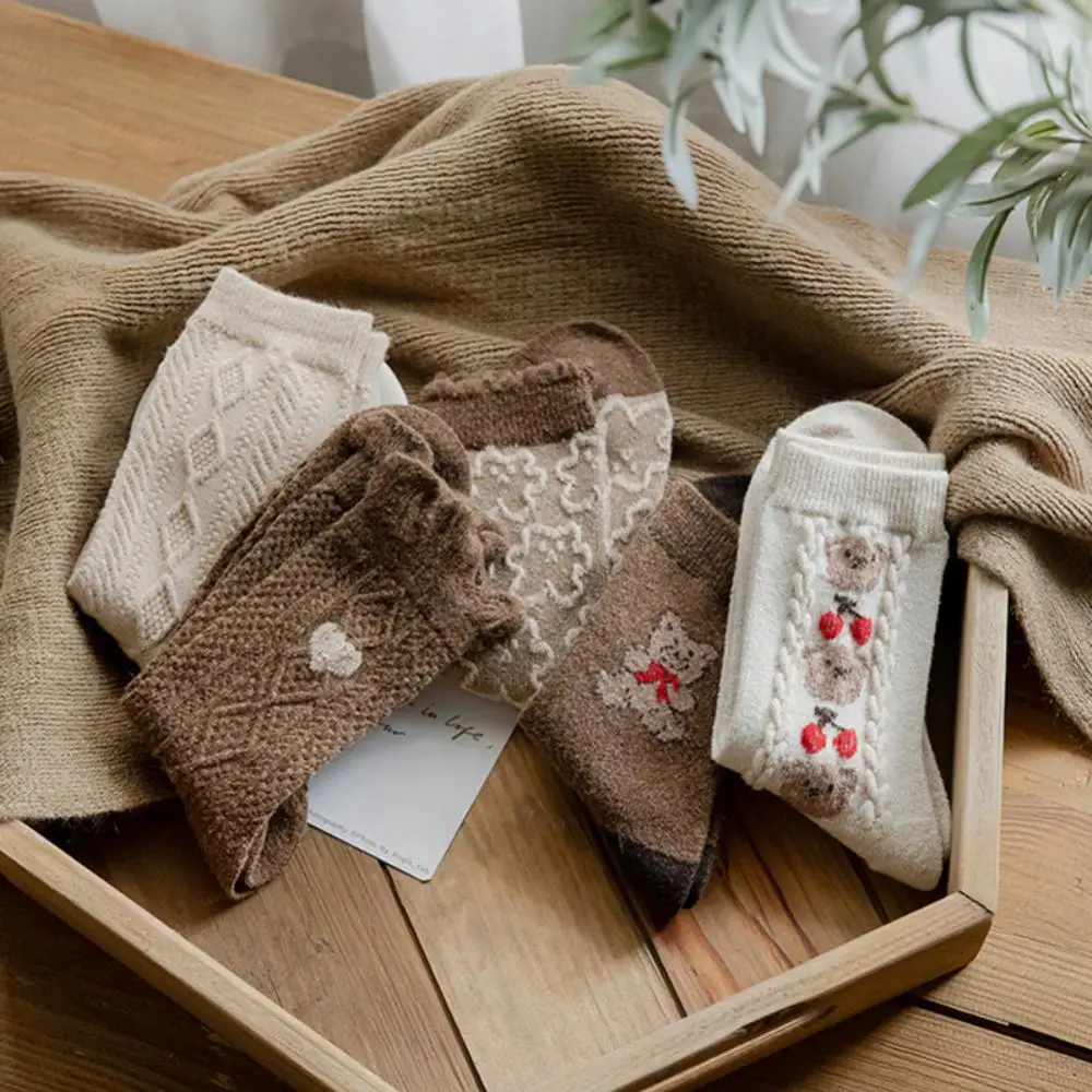 

Vintage Coffee Color Socks For Women Socks Fried Dough Twist Wool Socks Winter Warm Cotton Cute Bear Floral Stockings