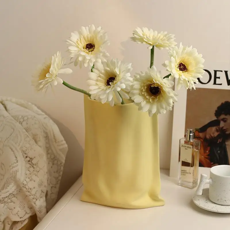 

Cream style ceramic vase, home, living room, flower arrangement, foyer, tabletop decoration, paper bag, flower ware, cross-borde