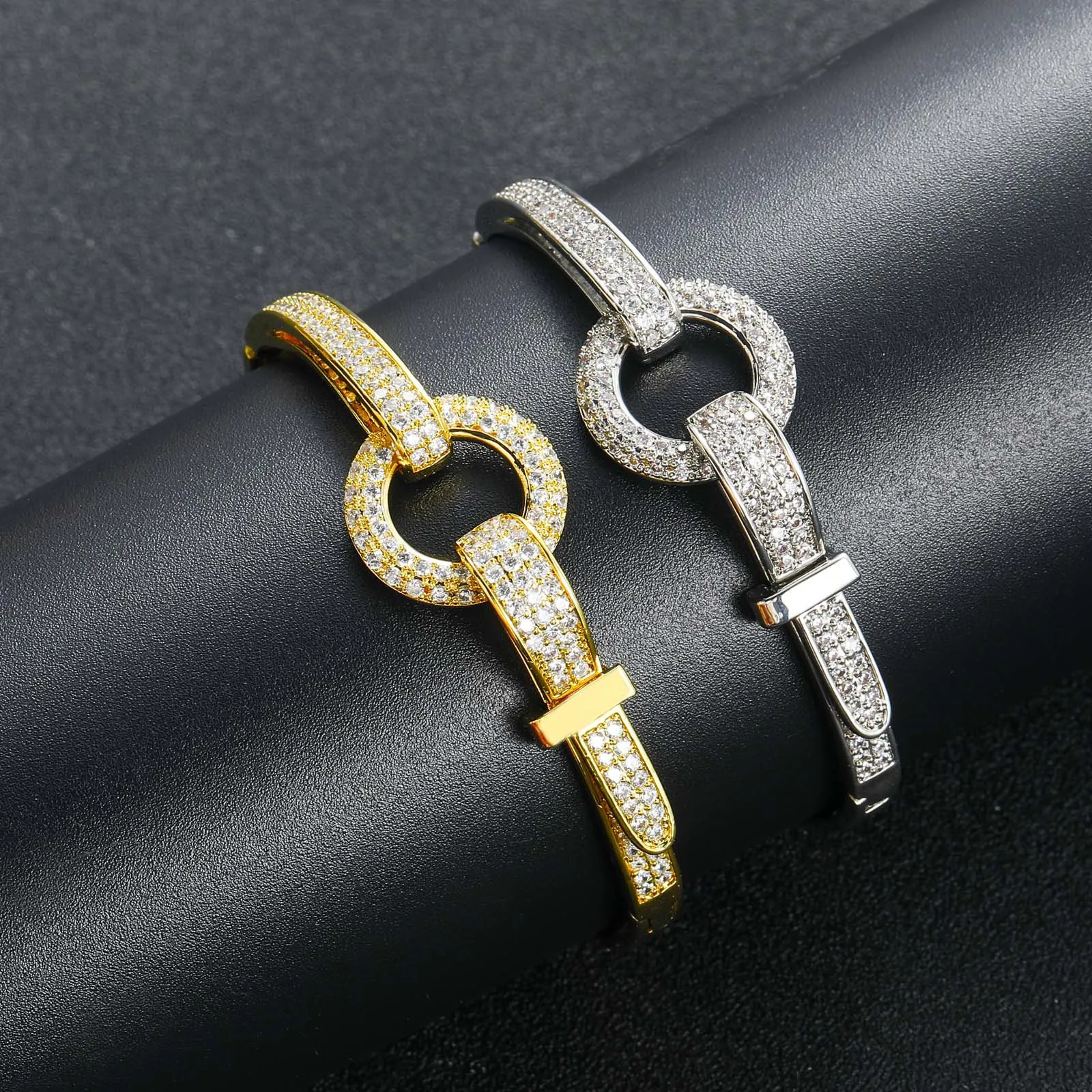 

Belt Lock Shape Style CZ Bling Iced Out Brass Bracelet Mirco Pave Prong Setting Female Male Fashion Hip Hop Jewelry BB038