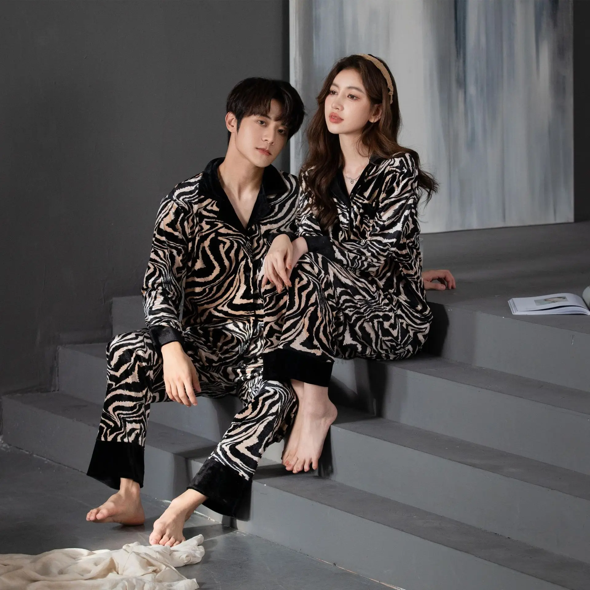 

Zebra Pattern Couple Home Fur Gold Velvet Fashion New High end Warm Lazy Style Pajama Set