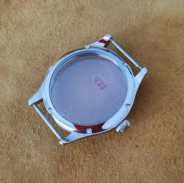 고품질 316L 스테인리스 스틸로 제작된 고전적인 パイロット 스타일 시계 케이스