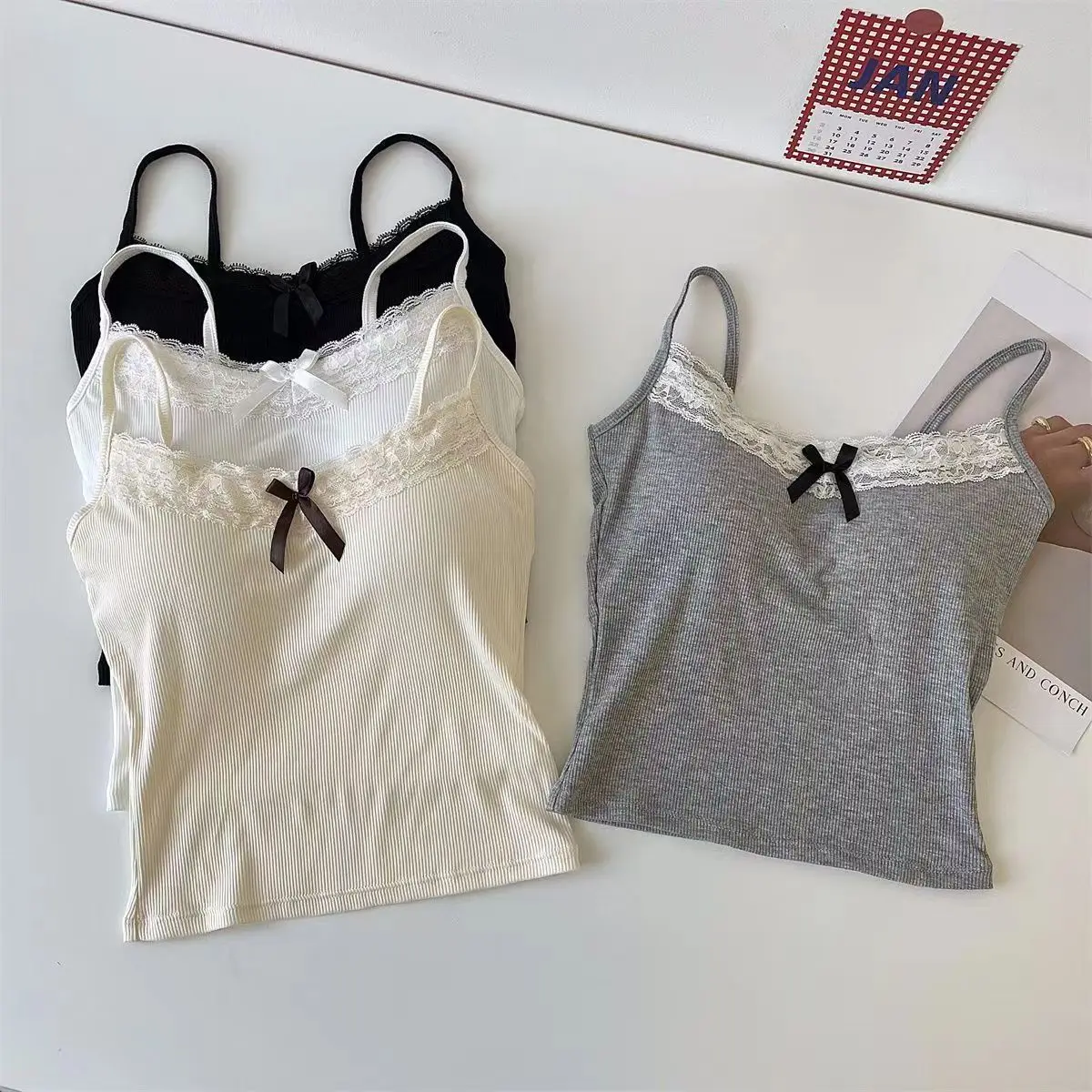 

Lace Lace Camisole Tank Top Women Spice Girls with Chest Pad Slim Short Sleeveless Top