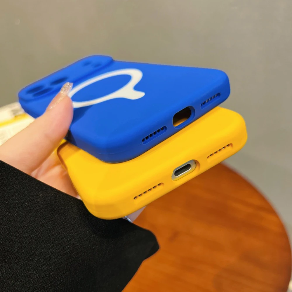 Magnetic Liquid Silicone Shockproof Phone Case with Magsafe Wireless Charging Compatibility