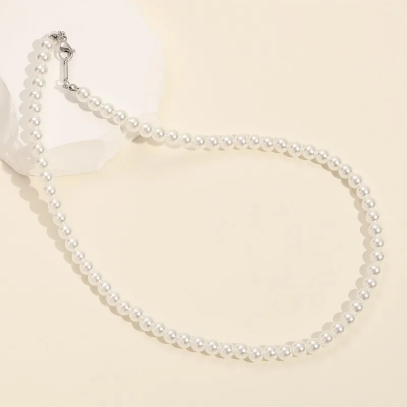 Simple Imitation-Pearl Beaded Short Choker Necklace for Men - Lifestyle 3