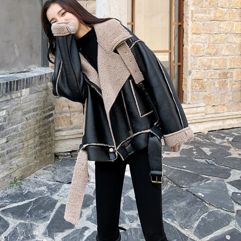 2023 Autumn Winter New Locomotive Fashion Thick Brushed Warm Short Lapel Loose Simple Imitation Lamb Leather Clothing Female