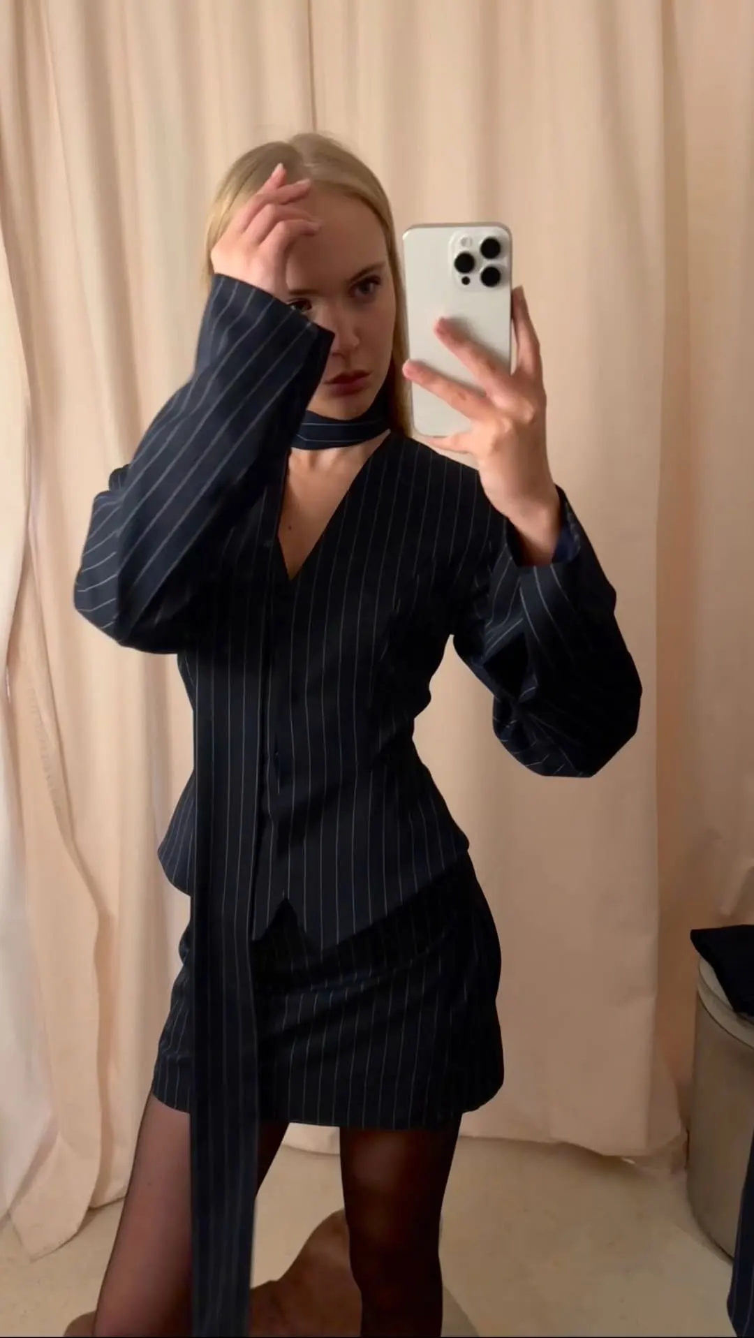 Chic 3-Piece Women's Dress Set with V-Neck Blazer & Skirt photo review