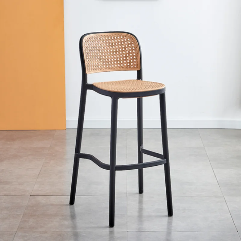 Рисунок 3 - Пластиковые плетеные барные стулья