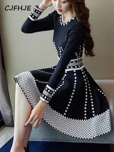 Knitted Dress Mid-Length Waist-Tight Temperament Slimming and Fashionable Small Black Dress Autumn/Winter Women 2022 New