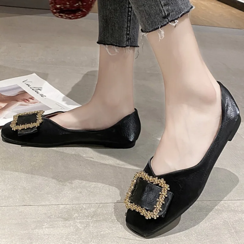 

2023 New Fashion Women's Flat Shoes Summer Light Simple and Comfortable Buckle Shallow Mouth Square Head Crystal Sequins Shoes